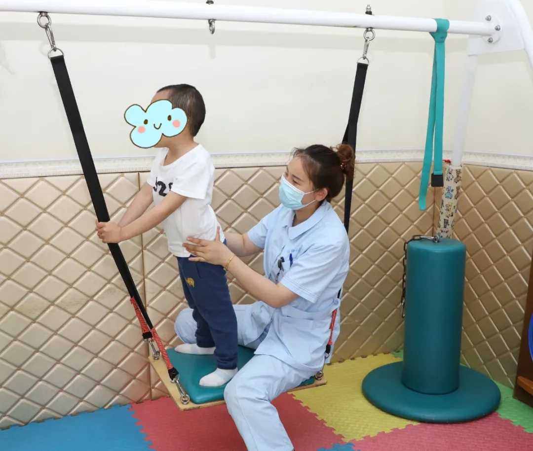 儿童站立架 - 儿童肢体训练设备-产品中心 - 江苏智九洲科技有限公司